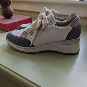 6.5 US  N4303-81 from Rieker